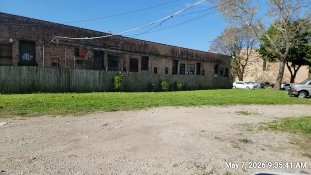 6049 South Saint Lawrence Avenue Chicago IL 60637