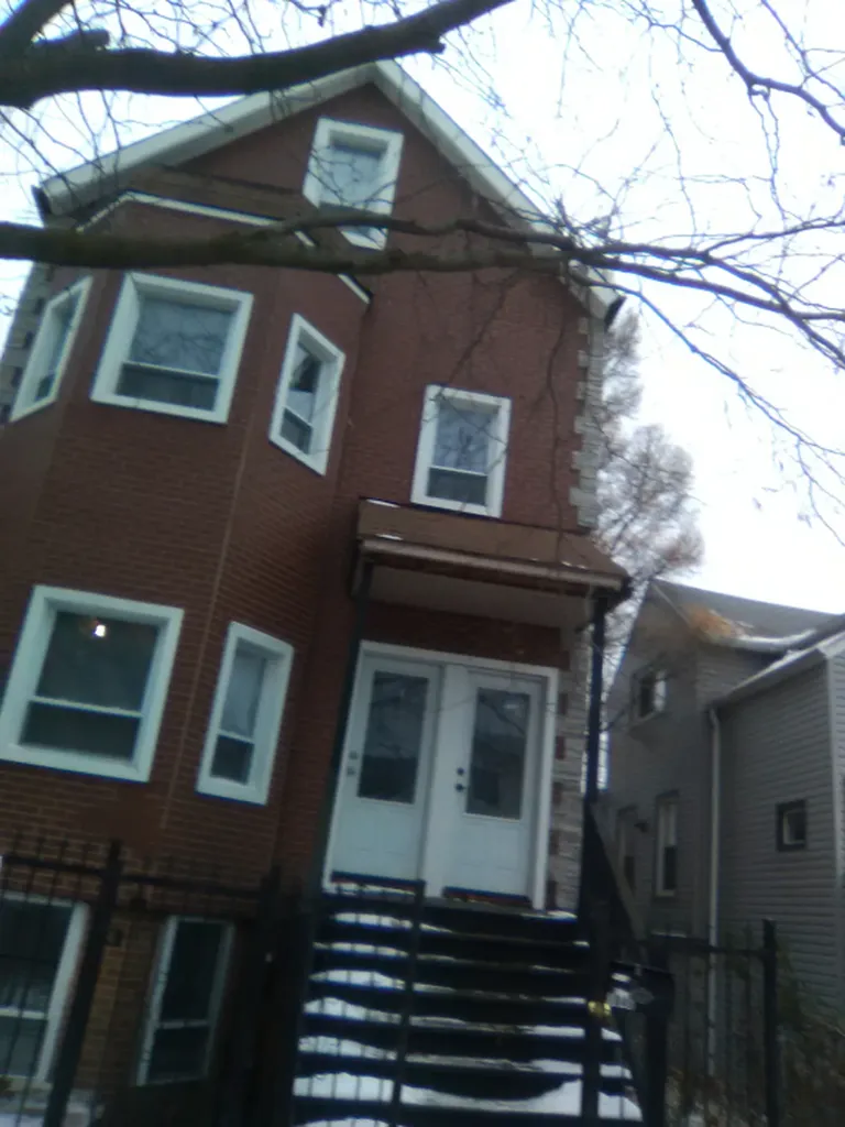 1846 North Mozart Street Chicago IL 60647