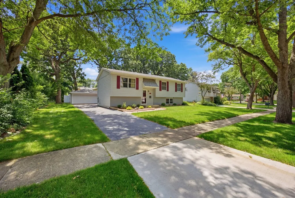 2713 Ravinia Lane Woodridge IL 60517