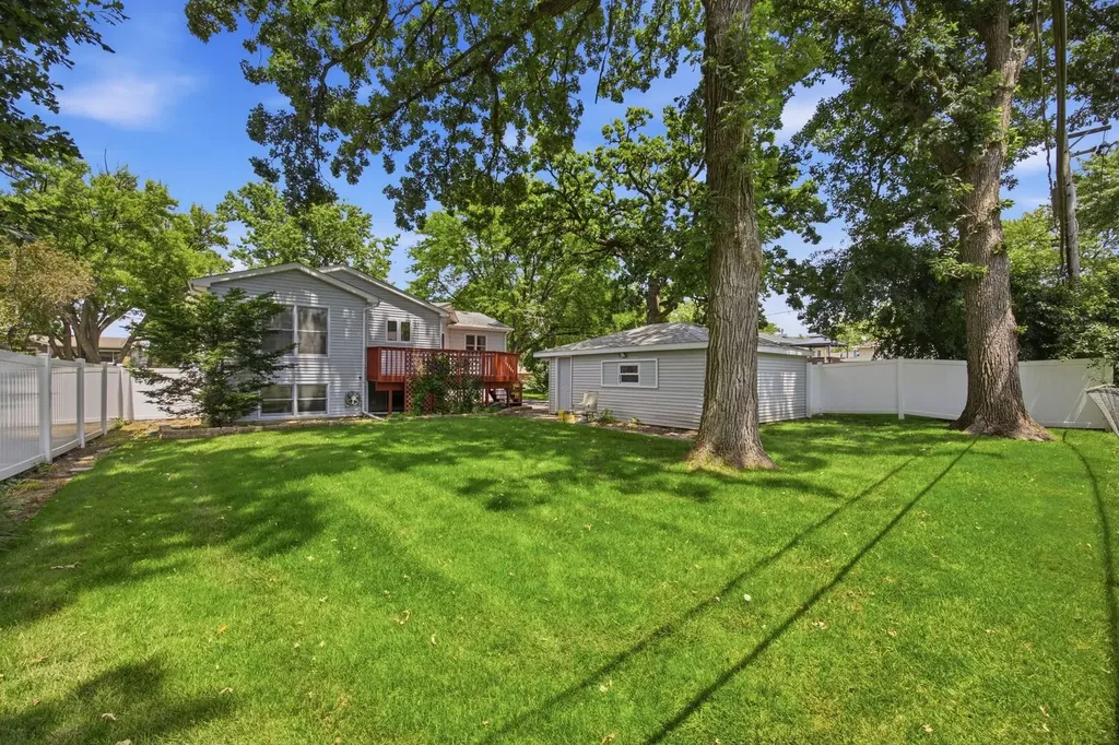 2713 Ravinia Lane Woodridge IL 60517