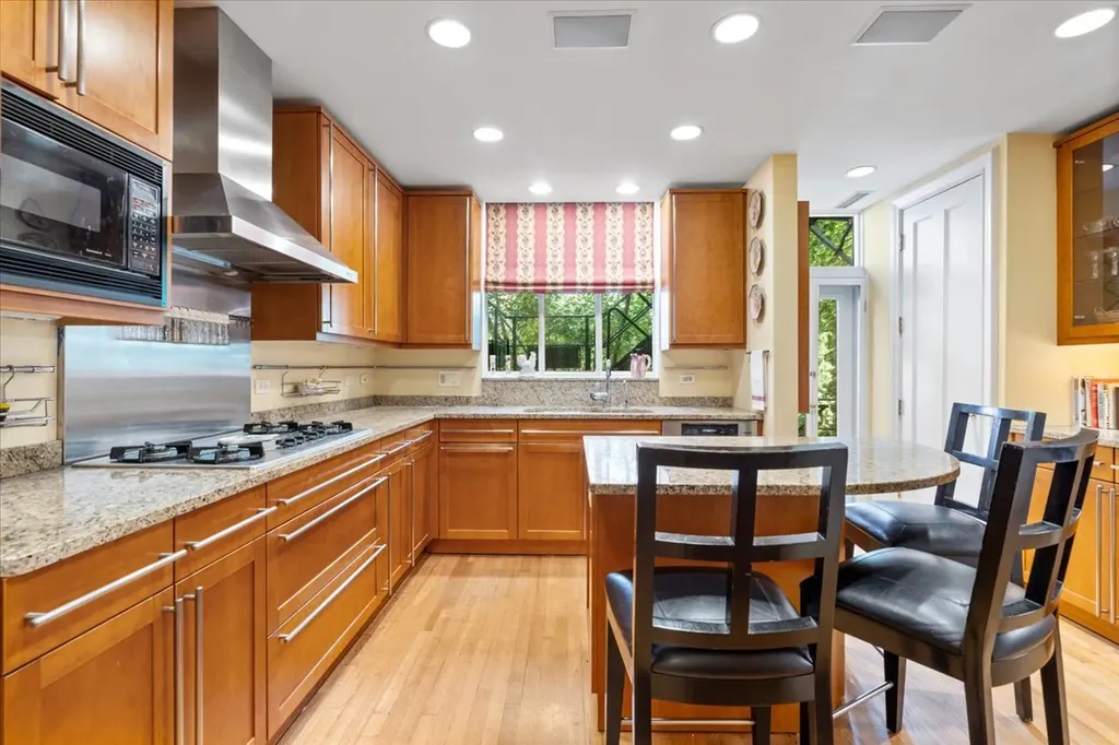 230 East Delaware Place Chicago IL 60611