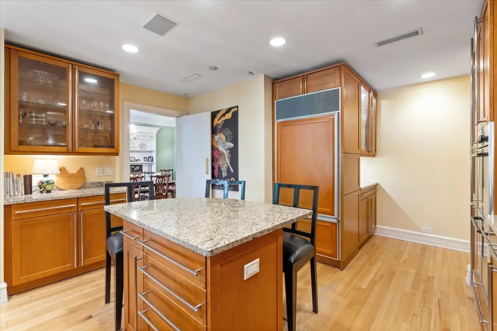 230 East Delaware Place Chicago IL 60611