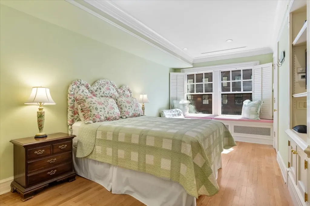 230 East Delaware Place Chicago IL 60611