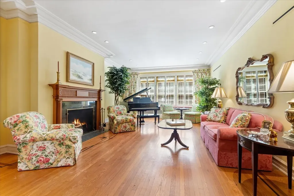 230 East Delaware Place Chicago IL 60611