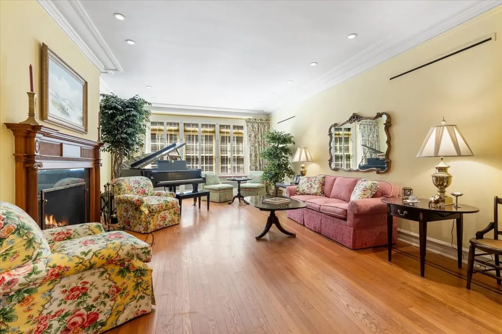230 East Delaware Place Chicago IL 60611