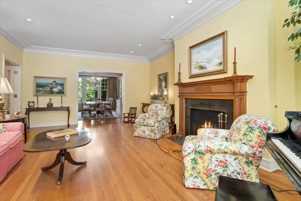 230 East Delaware Place Chicago IL 60611
