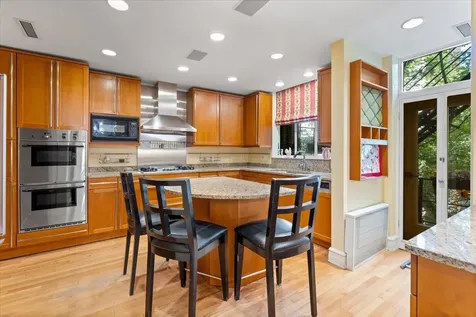 230 East Delaware Place Chicago IL 60611
