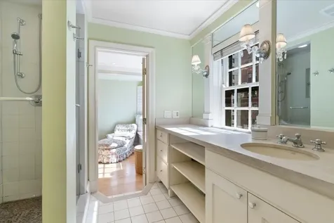 230 East Delaware Place Chicago IL 60611