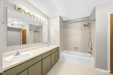 868 Quin Court Naperville IL 60563