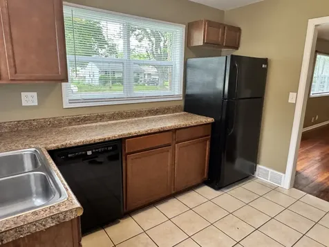 16 South Clifton Avenue Elgin IL 60123