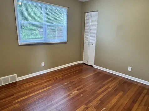 16 South Clifton Avenue Elgin IL 60123