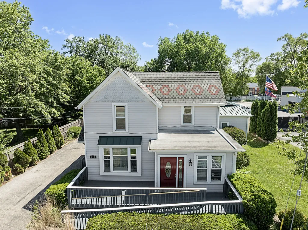 942 East State Street Geneva IL 60134