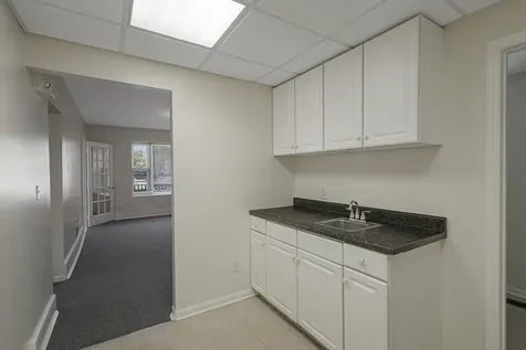 942 East State Street Geneva IL 60134