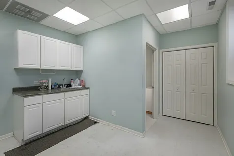 942 East State Street Geneva IL 60134