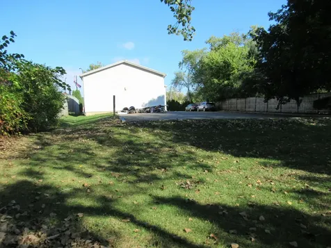 942 East State Street Geneva IL 60134