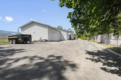 942 East State Street Geneva IL 60134