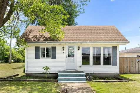 4952 East 3150 North Road Streator IL 61364
