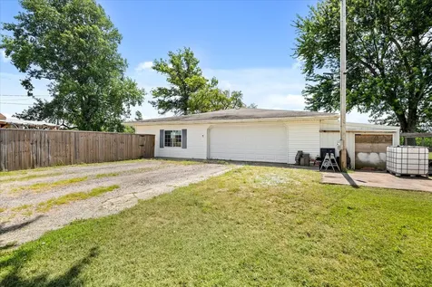 4952 East 3150 North Road Streator IL 61364