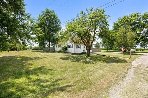 4952 East 3150 North Road Streator IL 61364