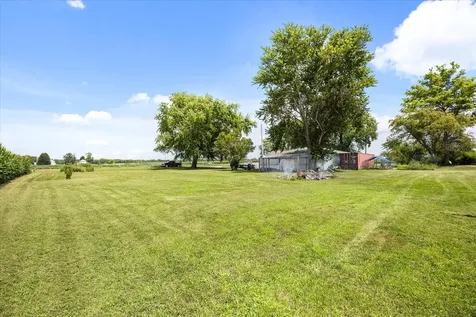 4952 East 3150 North Road Streator IL 61364