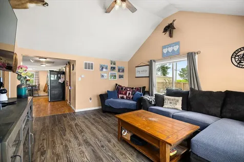 4952 East 3150 North Road Streator IL 61364