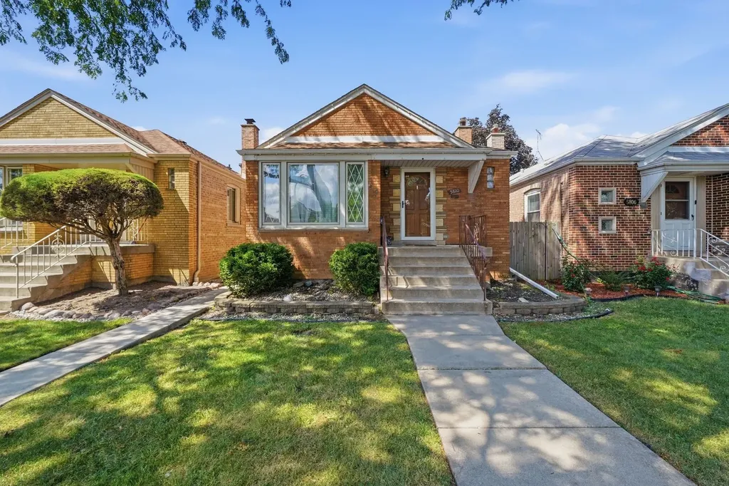 5810 West 64th Street Chicago IL 60638