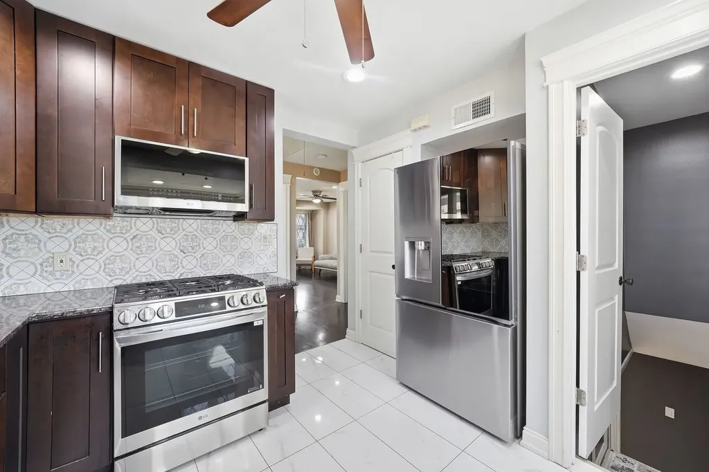 5810 West 64th Street Chicago IL 60638