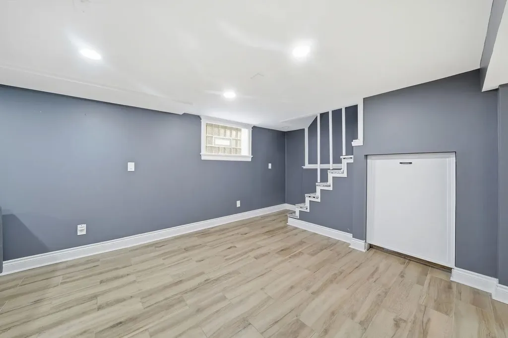 5810 West 64th Street Chicago IL 60638
