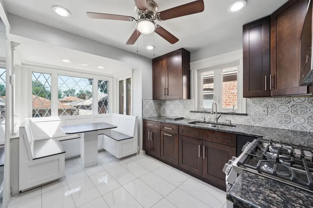 5810 West 64th Street Chicago IL 60638