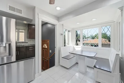 5810 West 64th Street Chicago IL 60638