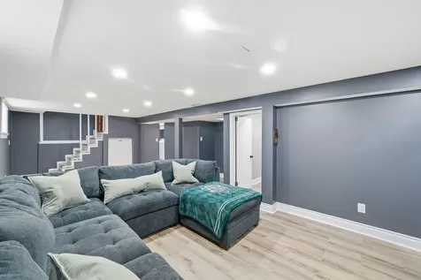 5810 West 64th Street Chicago IL 60638