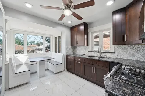 5810 West 64th Street Chicago IL 60638