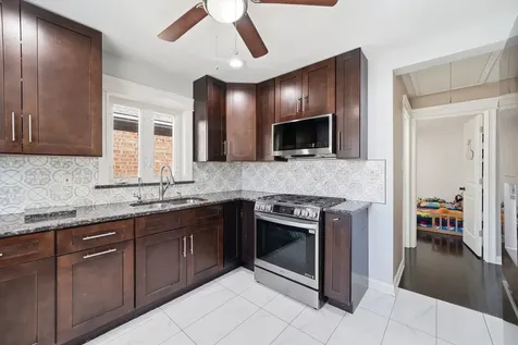 5810 West 64th Street Chicago IL 60638