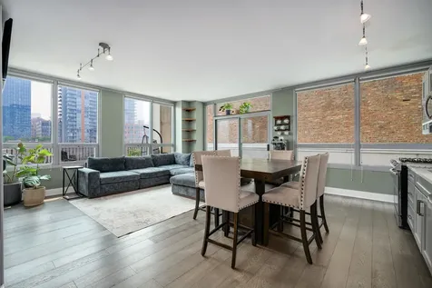 701 South Wells Street Chicago IL 60607