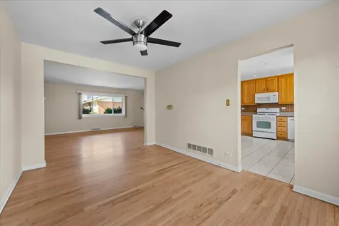8713 North National Avenue Niles IL 60714