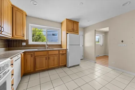 8713 North National Avenue Niles IL 60714