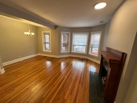 926 West Belle Plaine Avenue Chicago IL 60613
