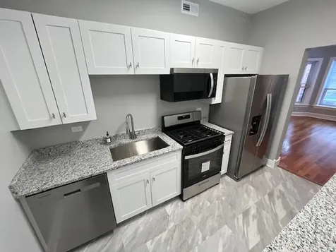 926 West Belle Plaine Avenue Chicago IL 60613