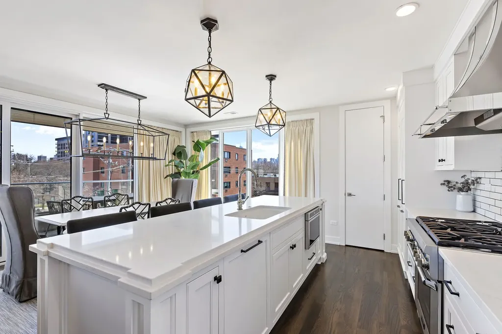 1625 North Burling Street Chicago IL 60614