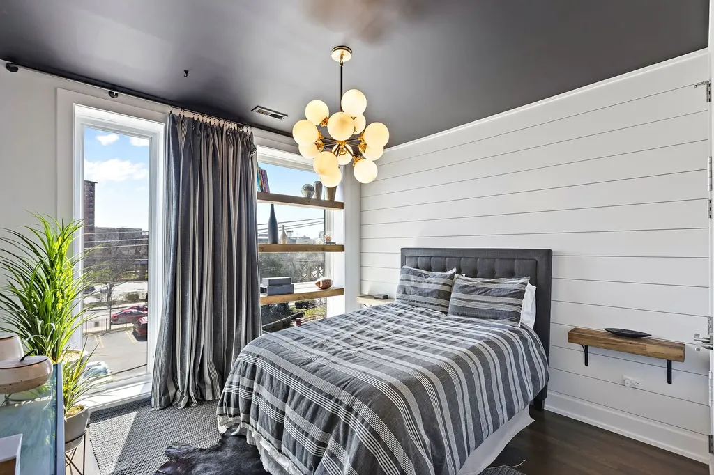 1625 North Burling Street Chicago IL 60614