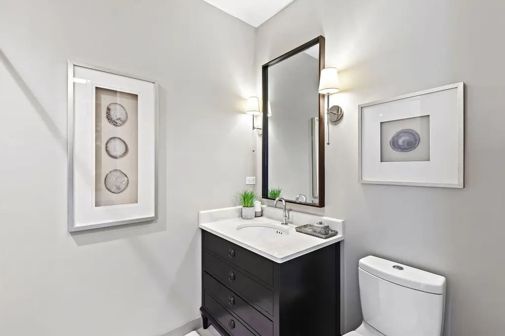 1625 North Burling Street Chicago IL 60614