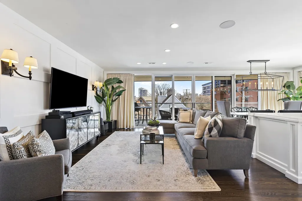 1625 North Burling Street Chicago IL 60614