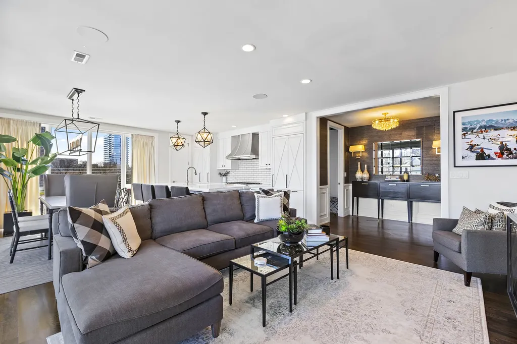 1625 North Burling Street Chicago IL 60614
