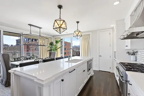 1625 North Burling Street Chicago IL 60614