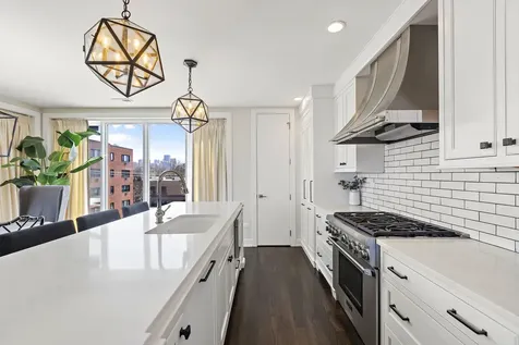 1625 North Burling Street Chicago IL 60614