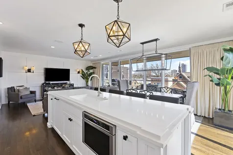 1625 North Burling Street Chicago IL 60614