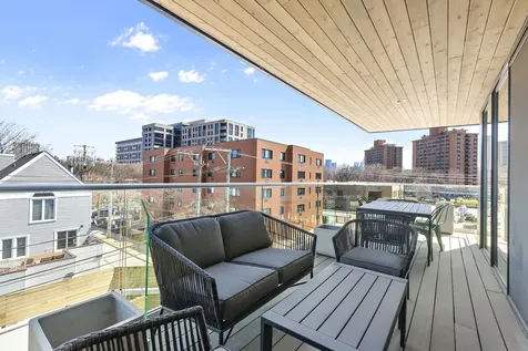 1625 North Burling Street Chicago IL 60614
