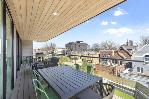 1625 North Burling Street Chicago IL 60614