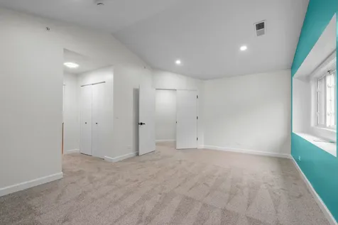 1727 West Hawkes Street Arlington Heights IL 60004