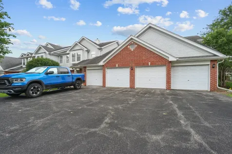 1727 West Hawkes Street Arlington Heights IL 60004